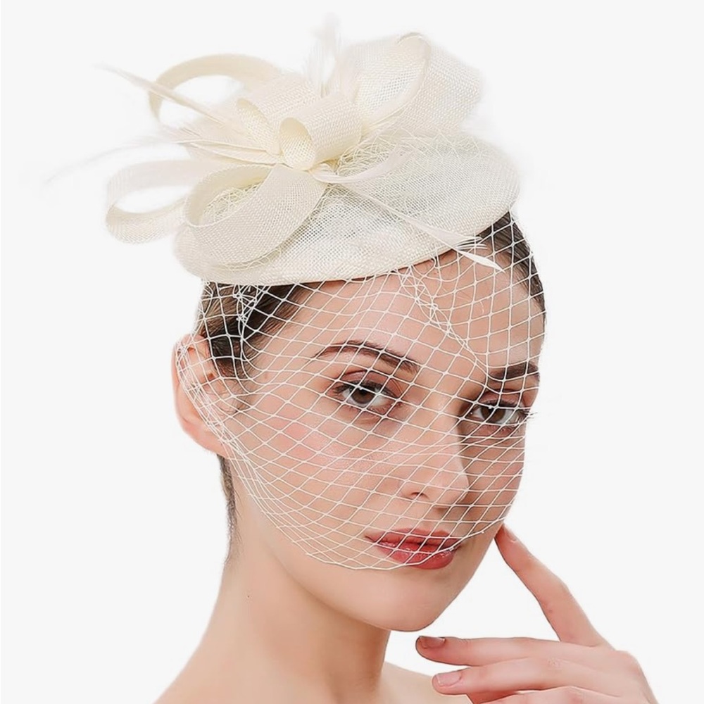 Fascinator Pillbox Hat with Mesh Veil Feathers
Derby Headband